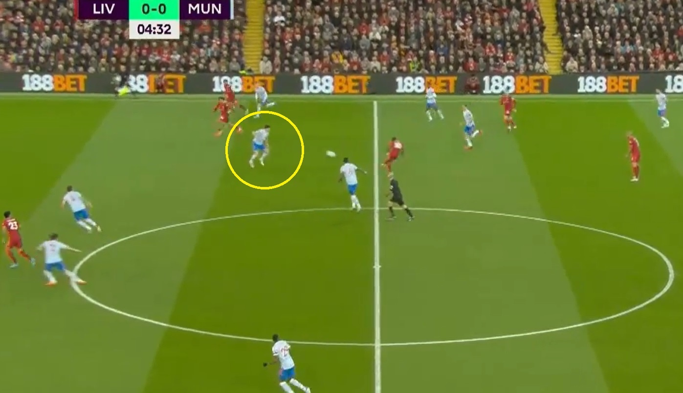 Maguire hóa bù nhìn trong cả 4 bàn thua của Man United ảnh 1 Maguire hoa bu nhin trong ca 4 ban thua cua Man United anh 1