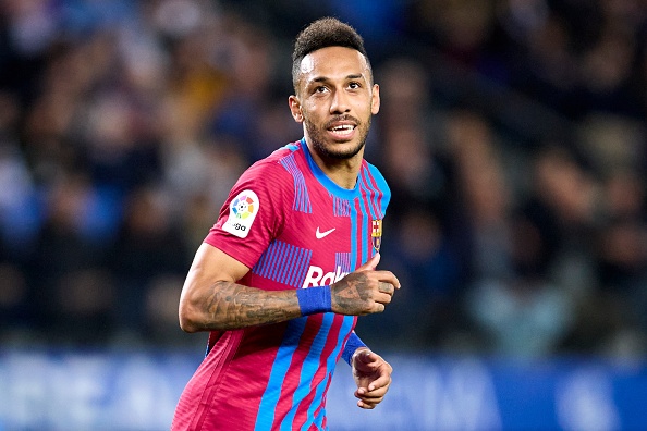 Aubameyang toa sang giup Barca tro lai vi tri thu 2 hinh anh