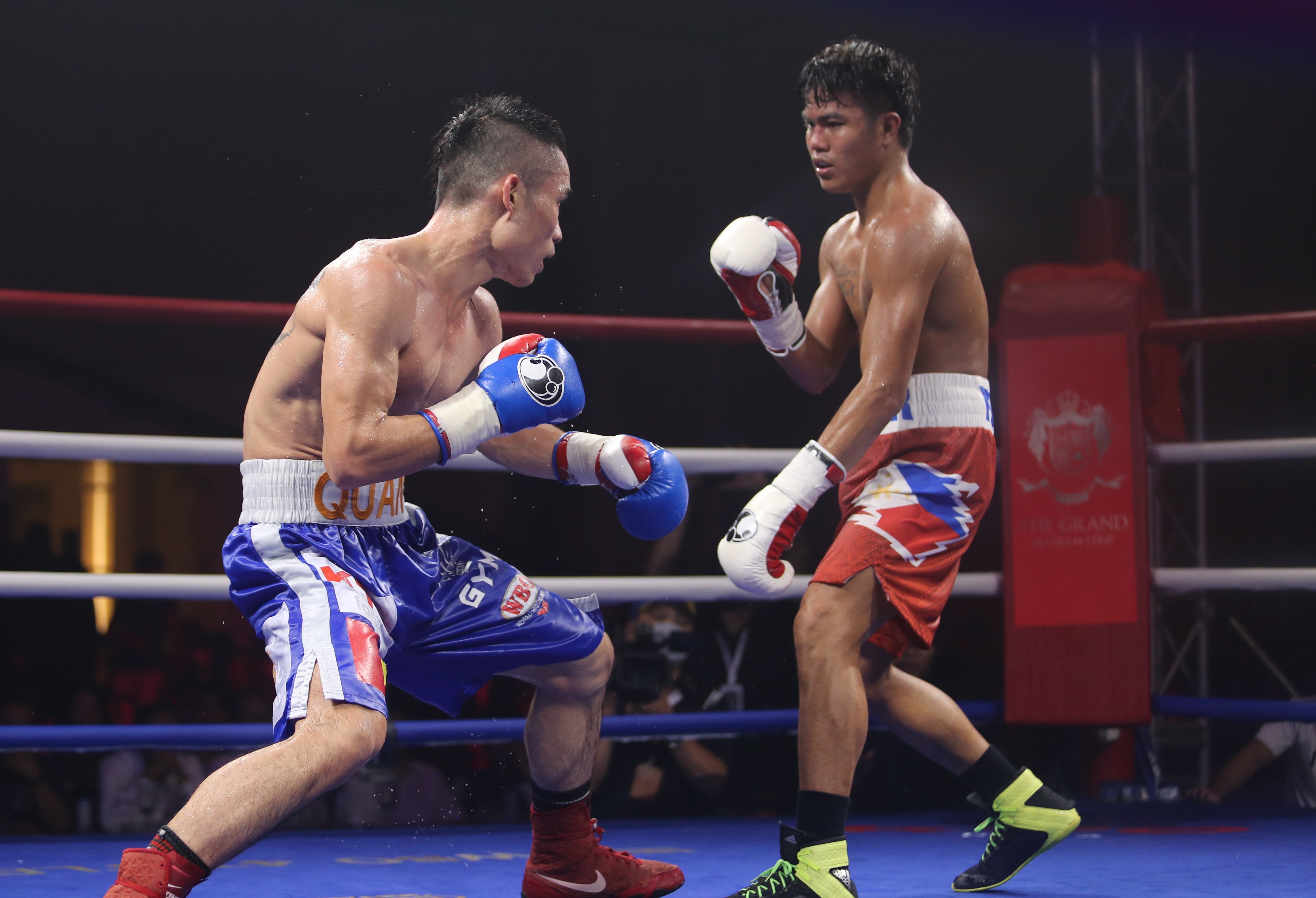 Dinh Hong Quan khoc sau khi gianh dai IBF lich su anh 3