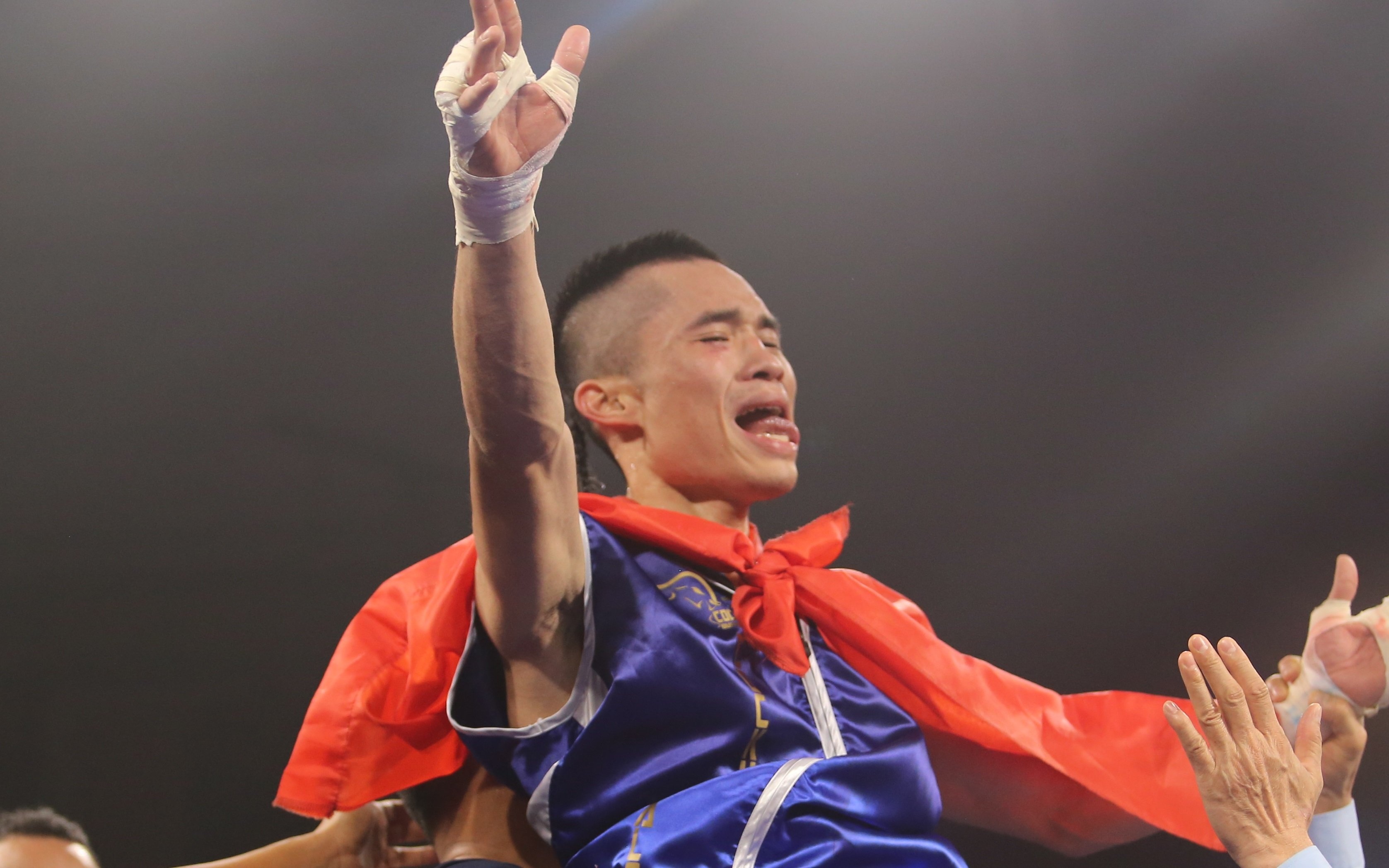 Dinh Hong Quan khoc sau khi gianh dai IBF lich su anh 8