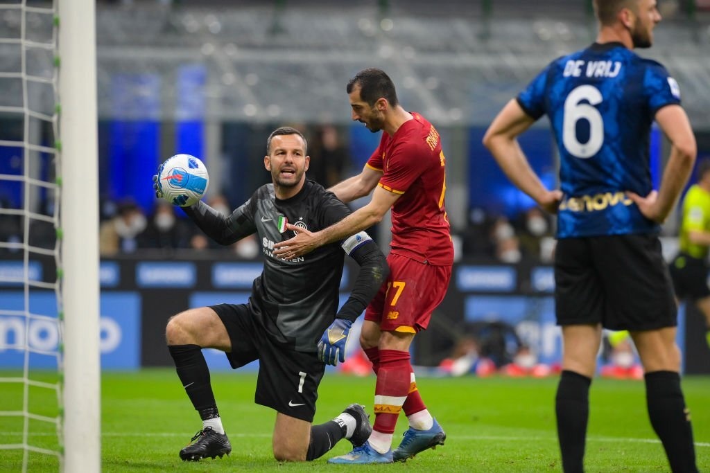 Inter dap tan hy vong vao top 4 cua thay tro Mourinho anh 7