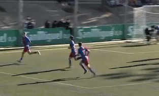 Barcelona cat hinh anh cau thu tre an mung nhu Ronaldo hinh anh