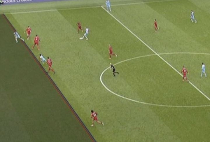 VAR gay tranh cai trong chien thang cua Liverpool anh 3