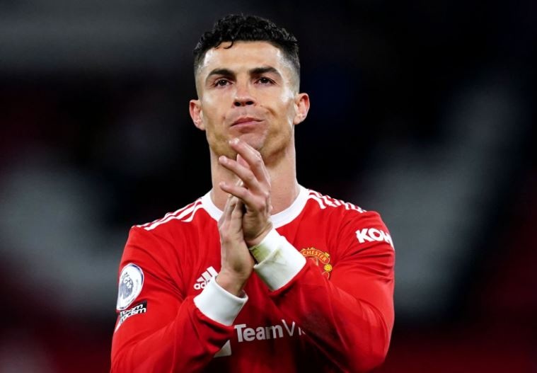 CDV Real ho vang ten Cristiano Ronaldo hinh anh