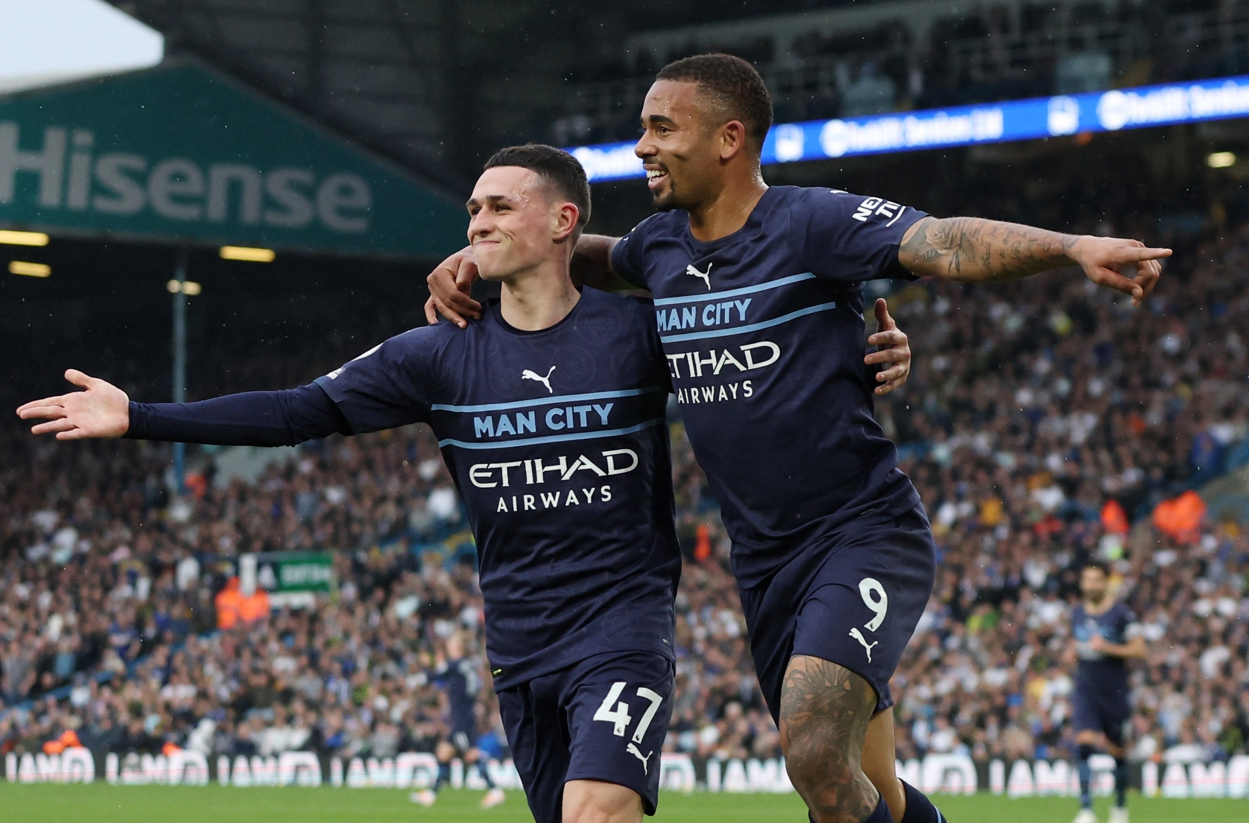 Man City doi lai ngoi dau Premier League sau chien thang 4-0 hinh anh