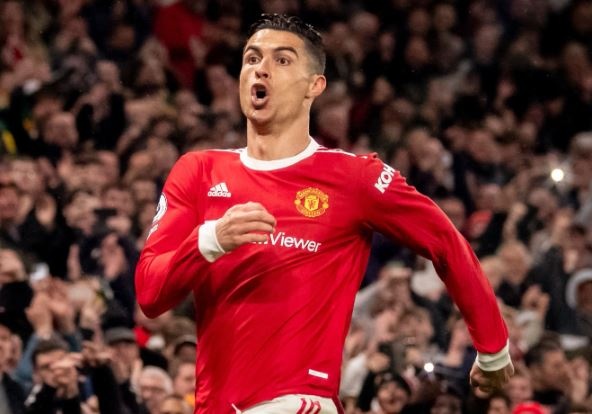 Ronaldo ghi ban trong tran thang 3-0 cua Man United hinh anh