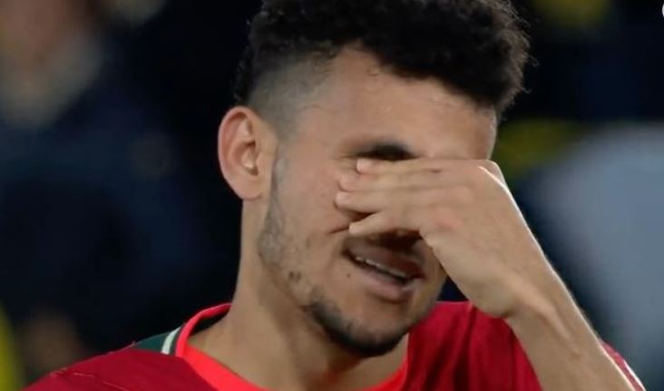 Luis Diaz khoc khi Liverpool vao chung ket Champions League hinh anh