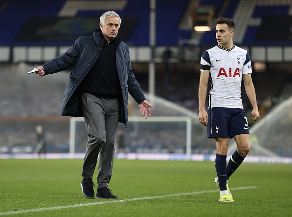 Mourinho mia mai Tottenham anh 1