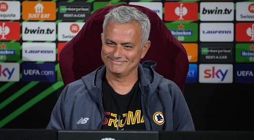 Mourinho mia mai Tottenham hinh anh