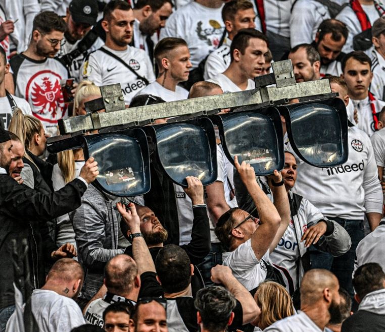 Frankfurt vao chung ket Europa League anh 2