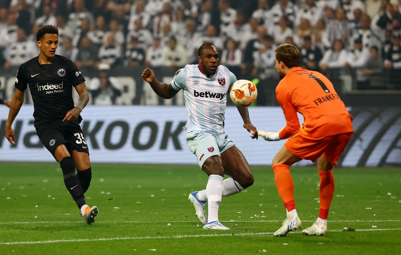 Frankfurt vao chung ket Europa League anh 8