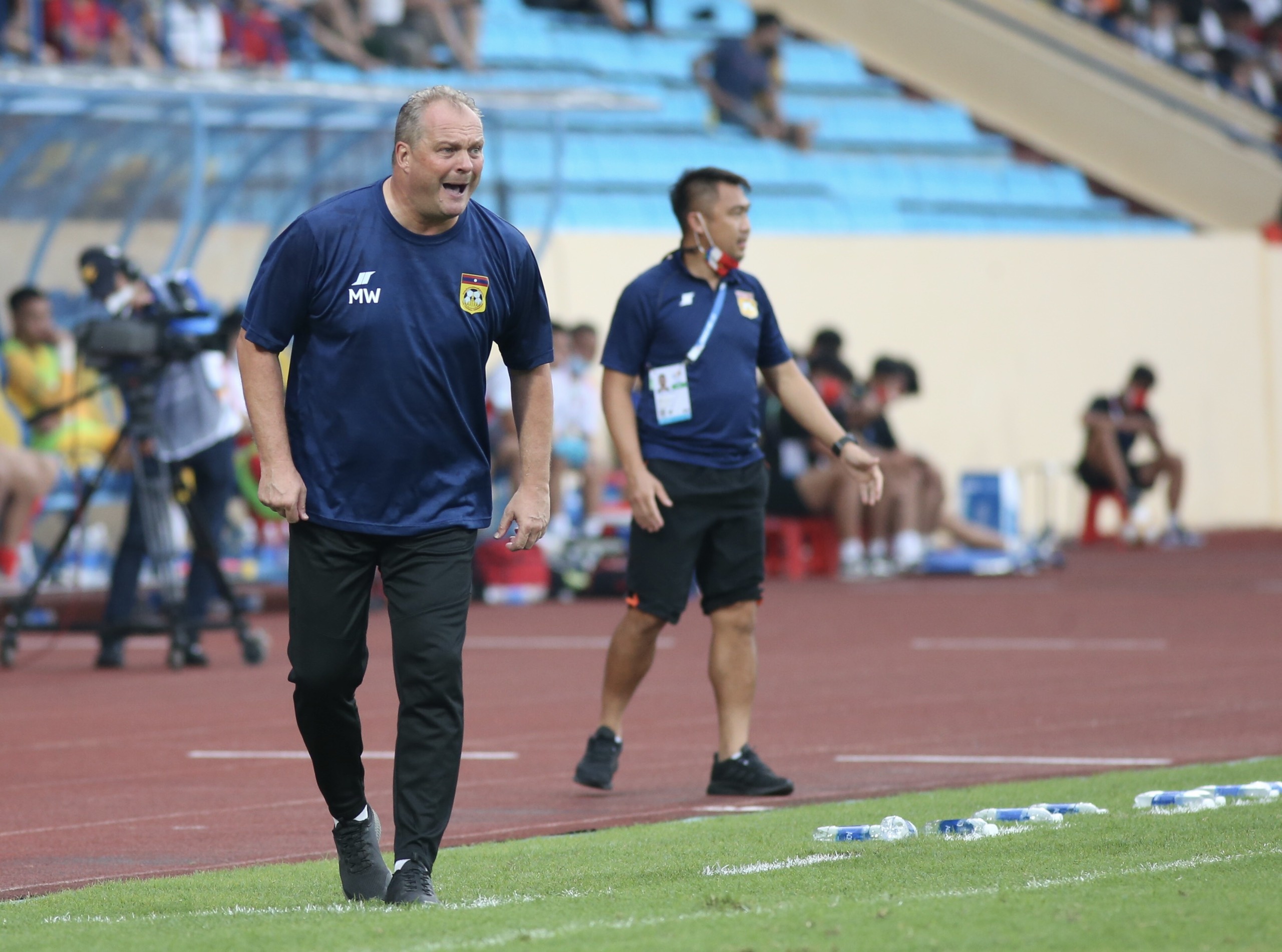 U23 Lao vo oa sau cu sut xa tung luoi Singapore anh 9