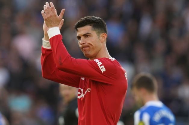 Ronaldo va dong doi hung chiu con thinh no tu CDV MU hinh anh