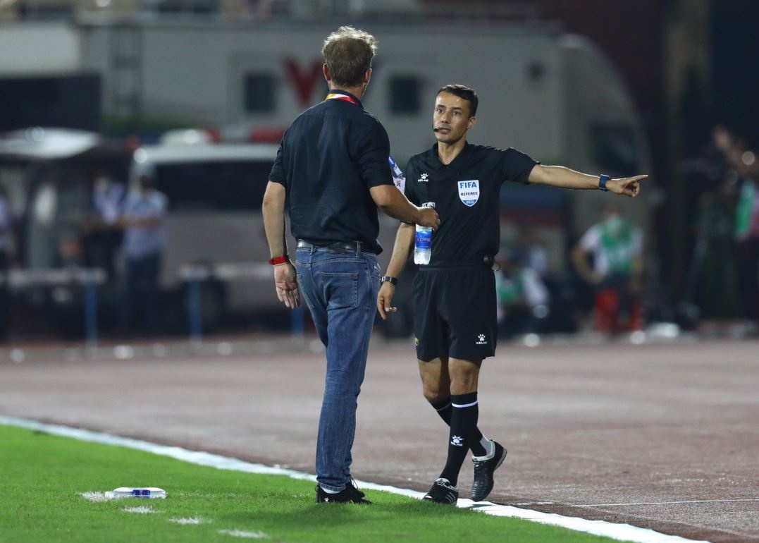 HLV Polking tu choi yeu cau cua trong tai chinh anh 1