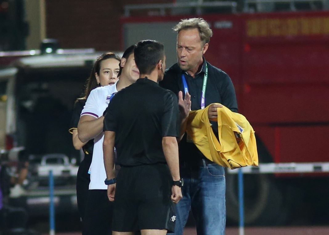 HLV Polking tu choi yeu cau cua trong tai chinh anh 4