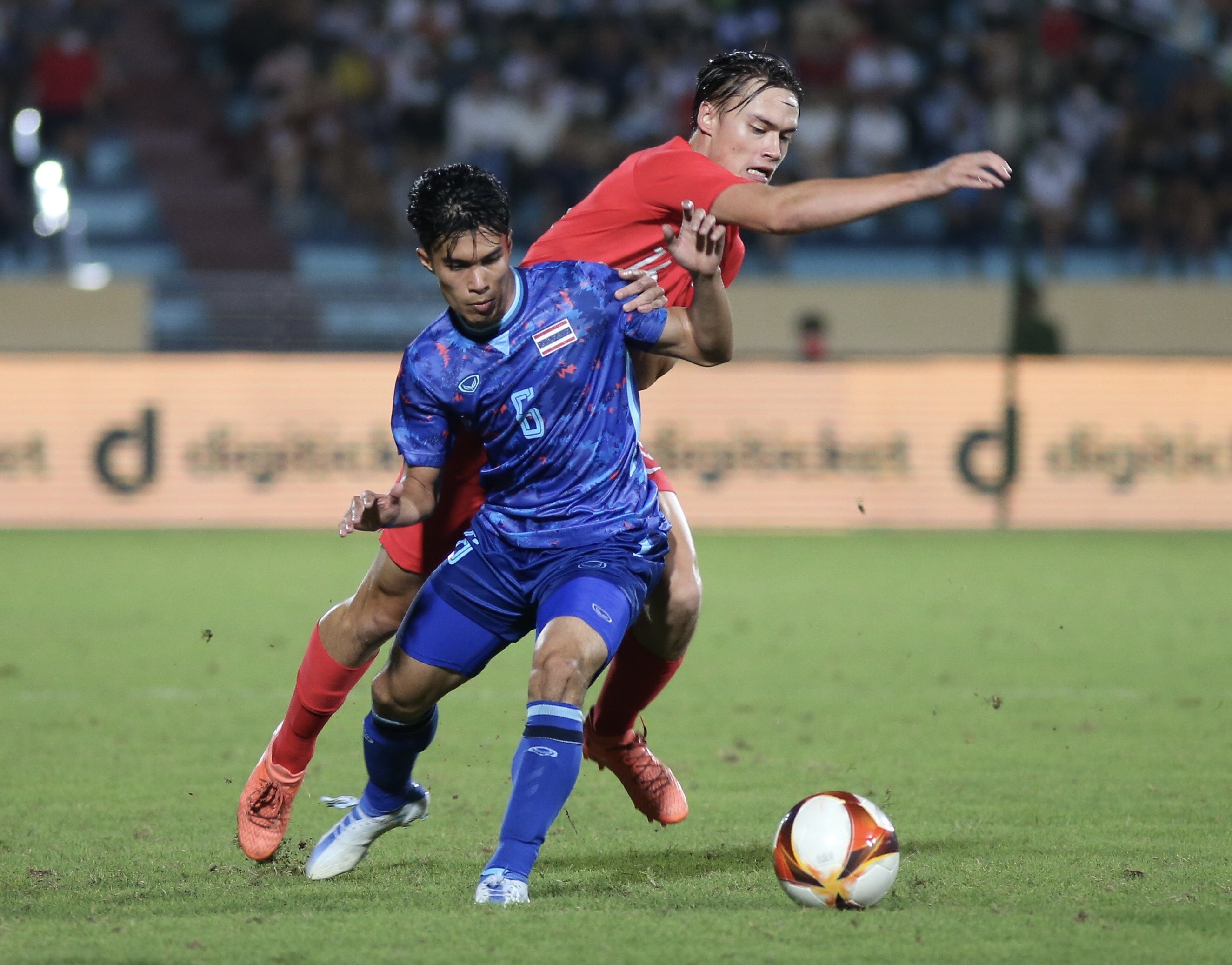 HLV Polking tu choi yeu cau cua trong tai chinh anh 6