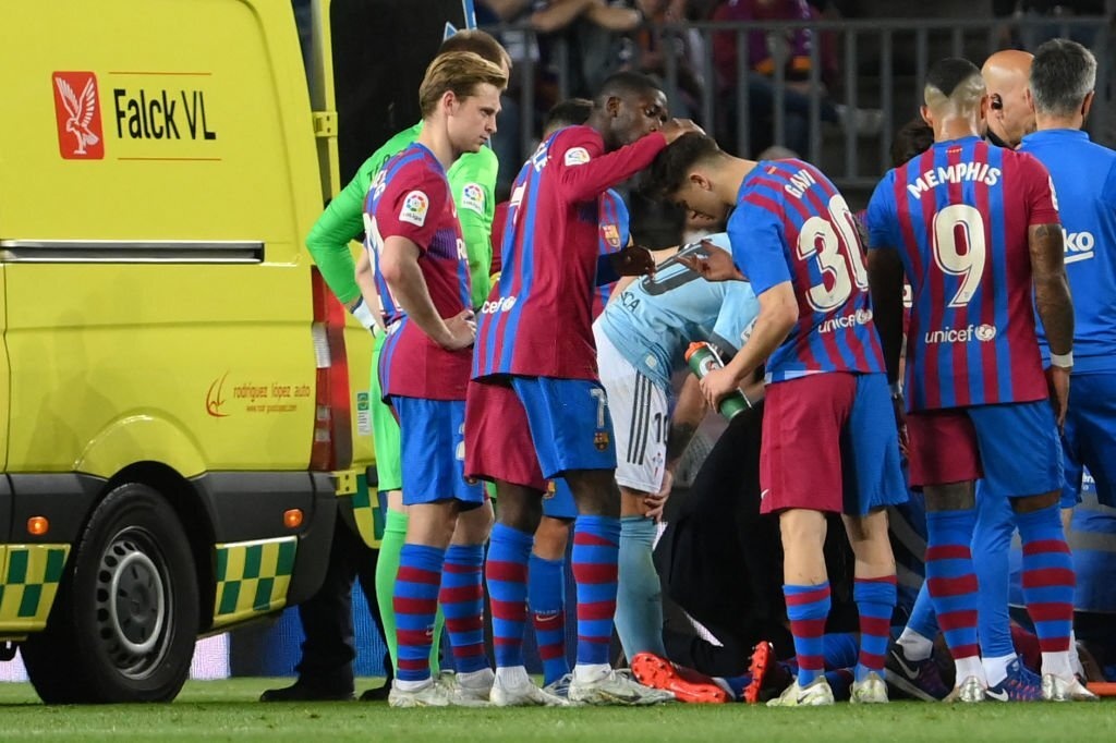 Trung ve Barca nhap vien anh 4