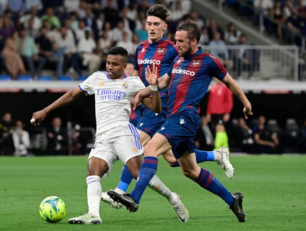 Real thang 4-0 anh 3