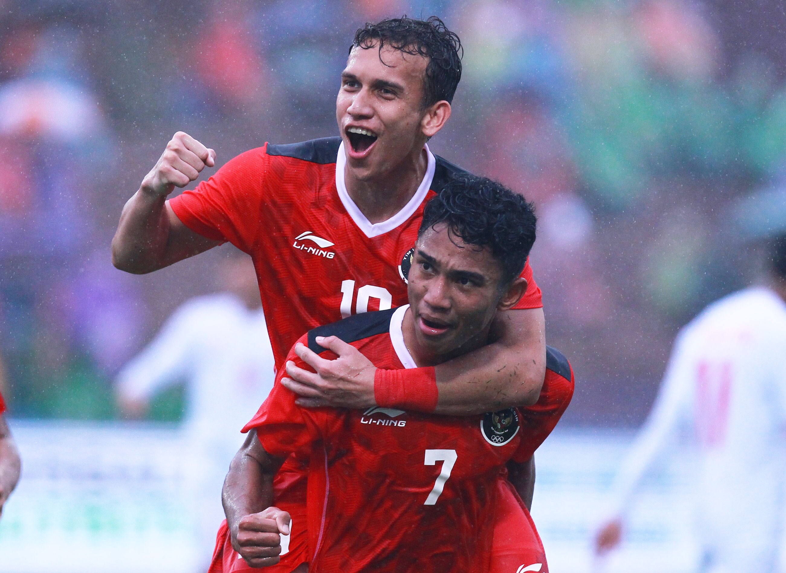 U23 Indonesia vao ban ket SEA Games 31 hinh anh