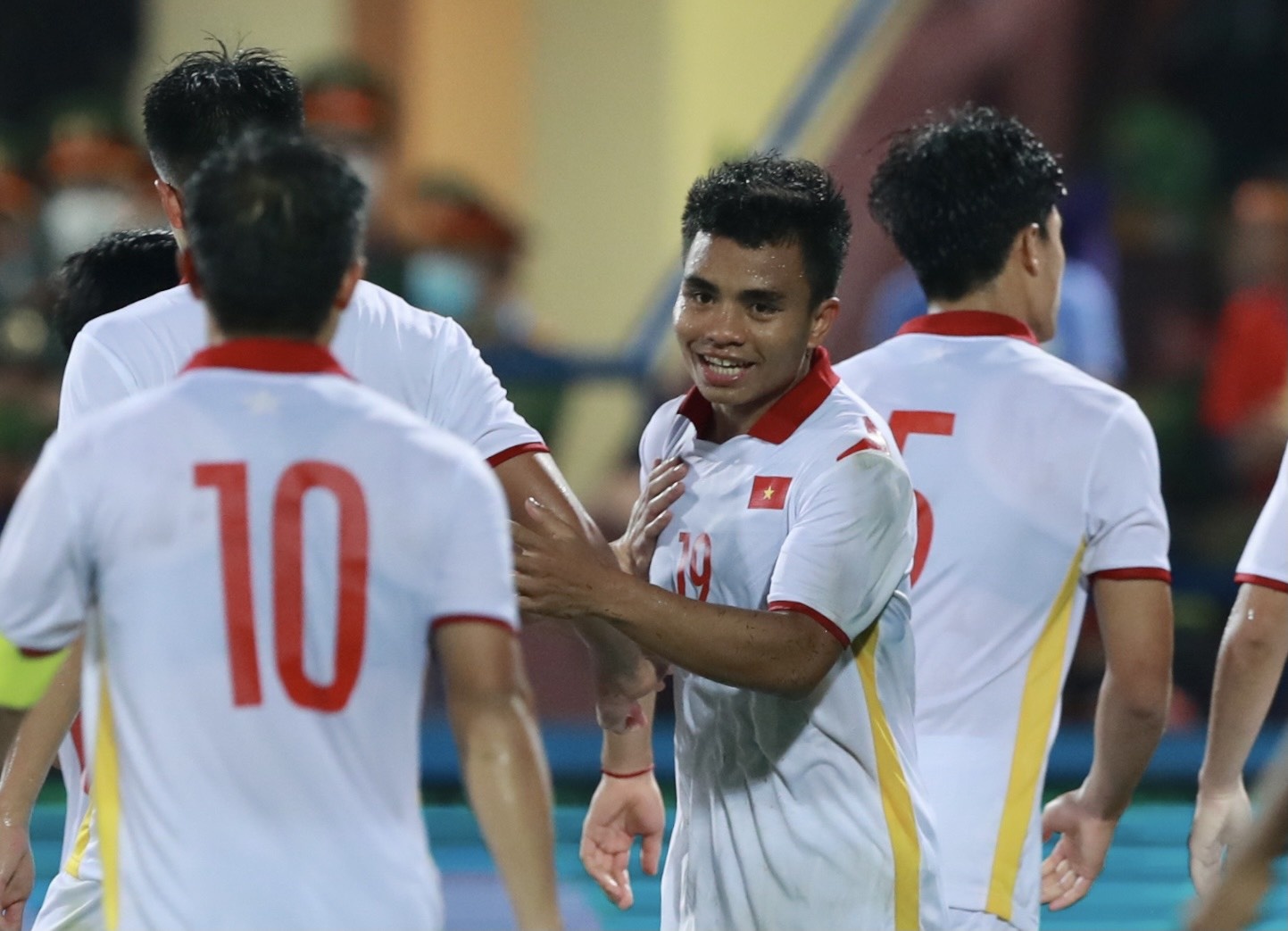 U23 Viet Nam vao ban ket SEA Games voi vi tri nhat bang hinh anh