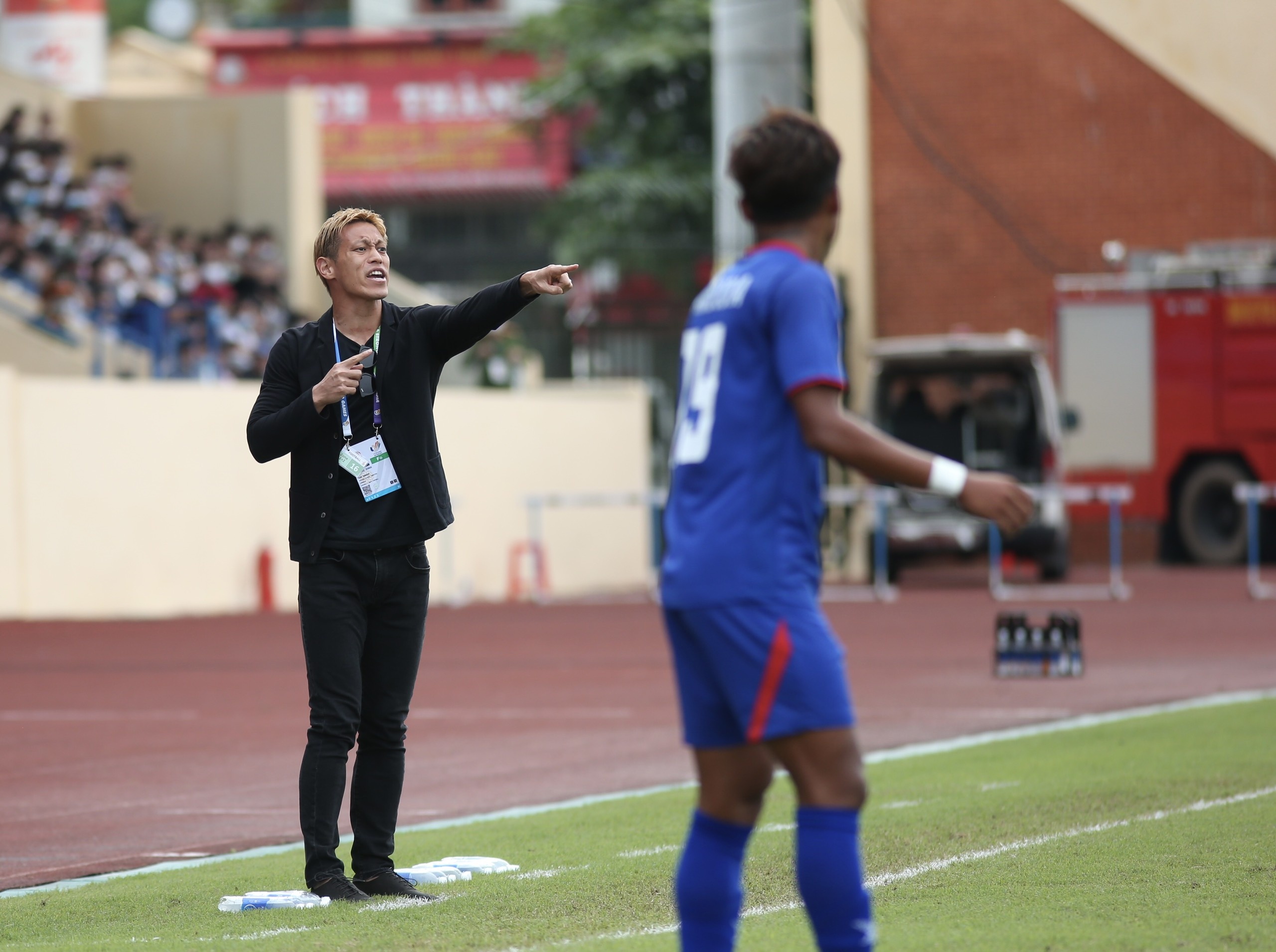 HLV Honda khong hai long voi hoc tro anh 6