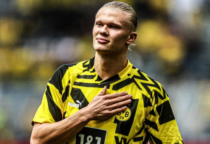 Haaland tang 33 dong ho Rolex cho dong doi o Dortmund hinh anh