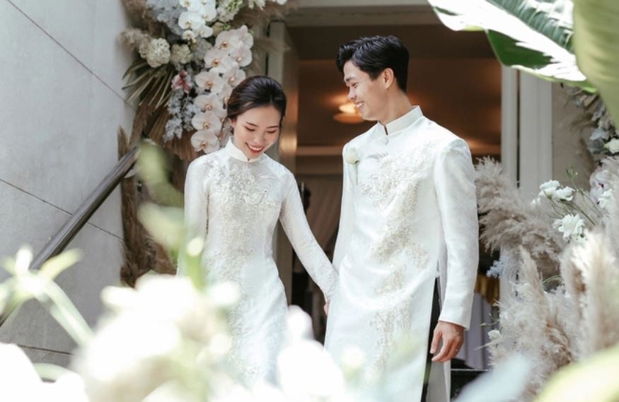 Bui Tien Dung va lua U23 Thuong Chau len xe hoa anh 4