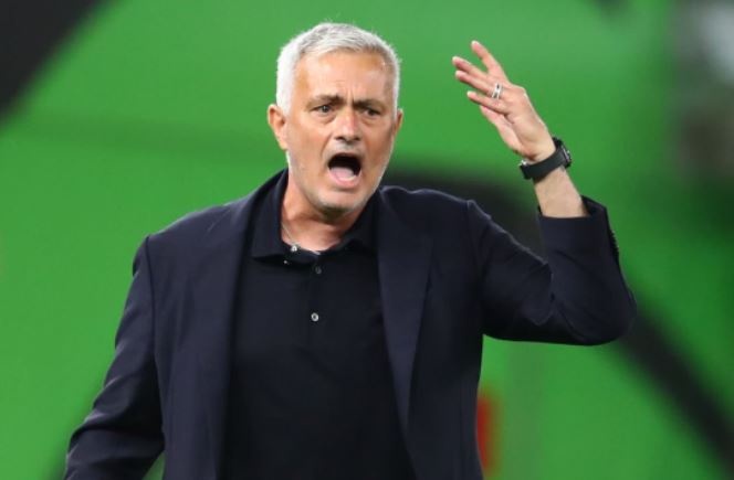 HLV Mourinho di vao lich su bong da chau Au anh 1