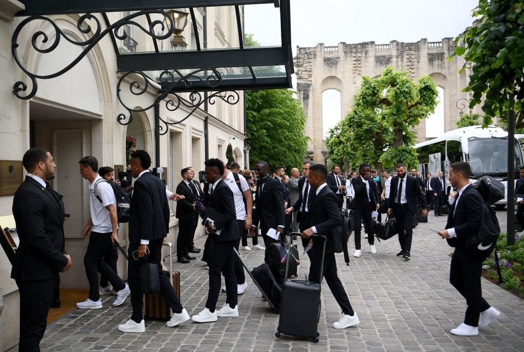 Dan sao Real do bo Paris anh 7