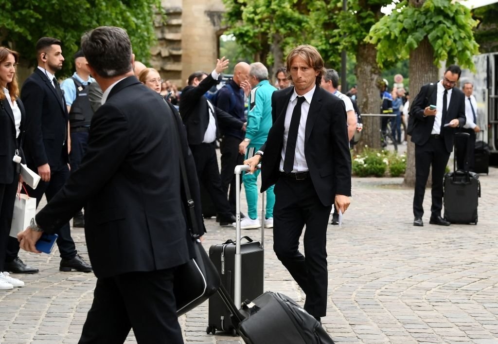 Dan sao Real do bo Paris anh 6