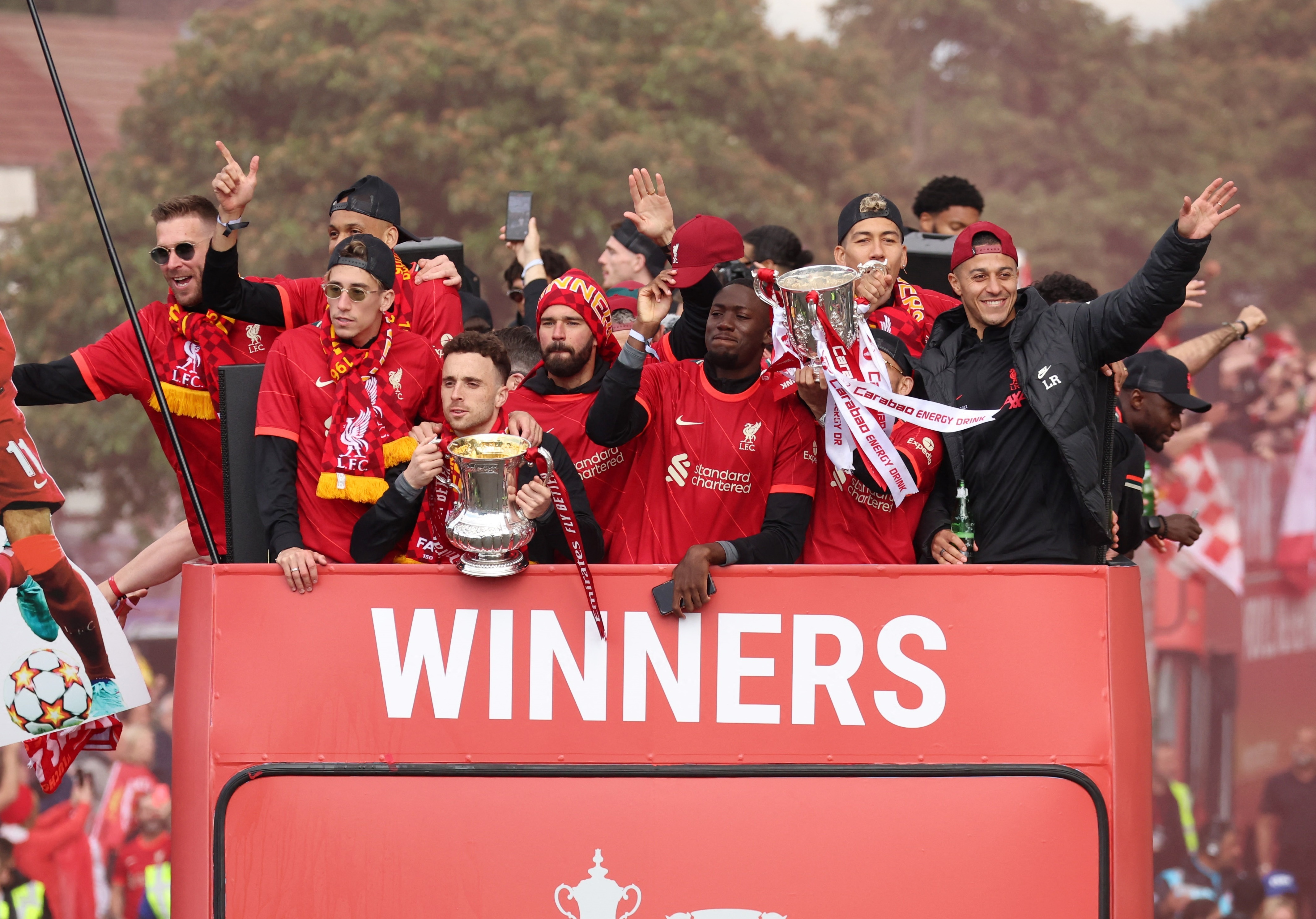 Cam xuc lan lon trong le ruoc cup cua Liverpool hinh anh