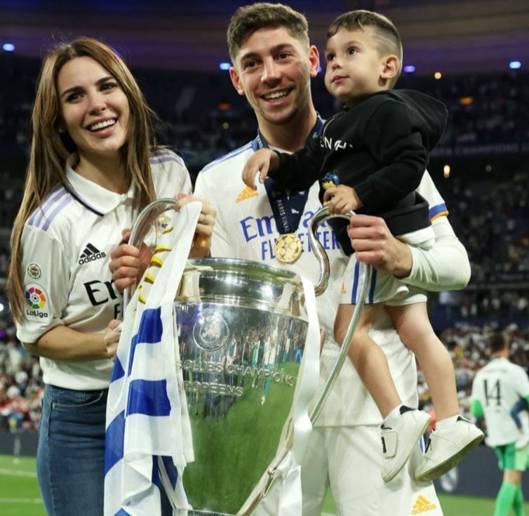 Trong con con de hon kem Robertson anh 1