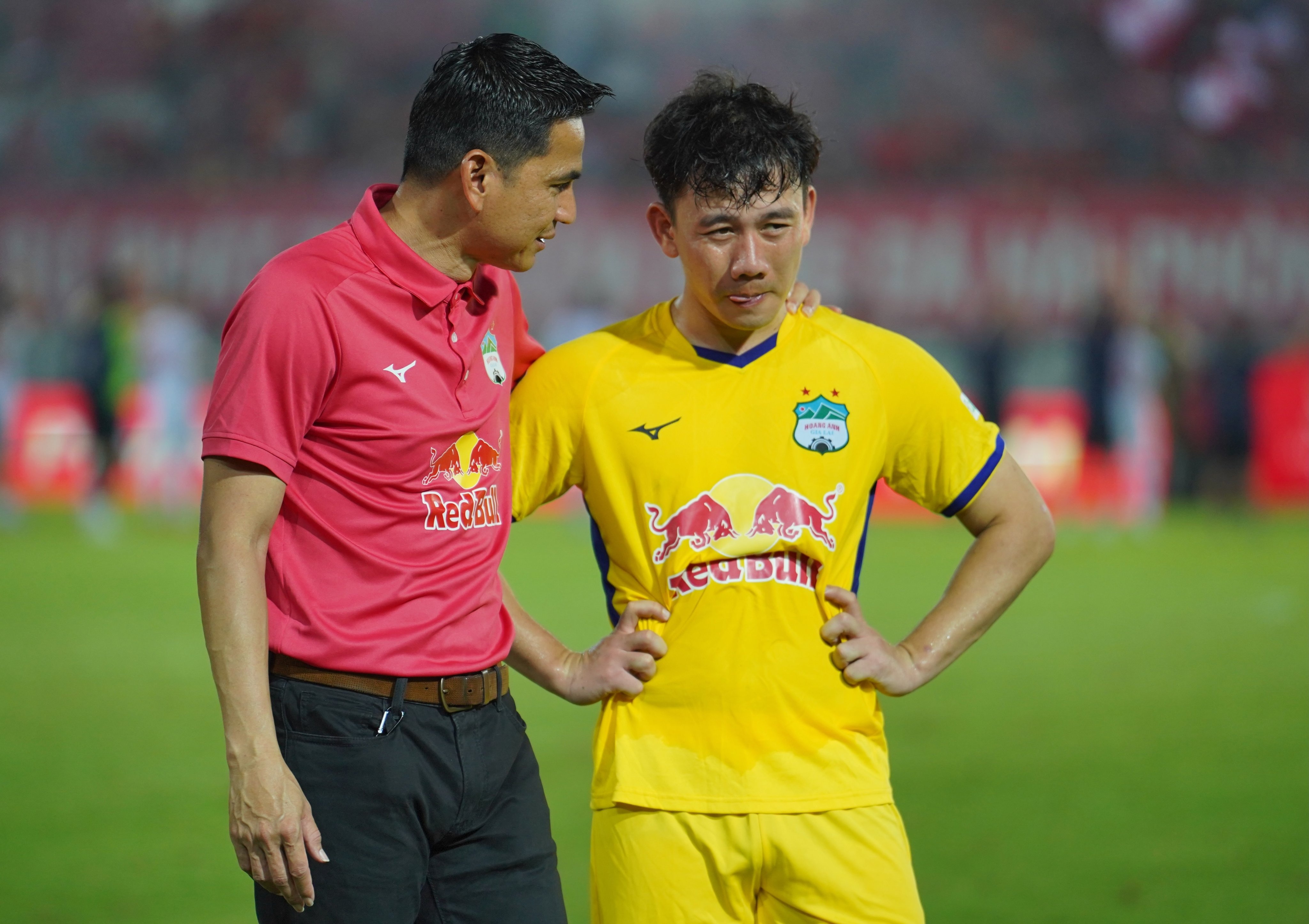 Ngay toi te cua Cong Phuong va HAGL anh 8