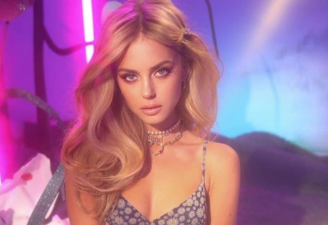 Courtois cau hon nguoi mau noi y hinh anh