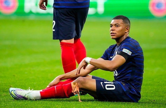 Phap thua nguoc Dan Mach o phut 88 hinh anh