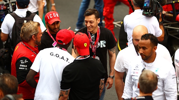 Ozil nhan gao nuoc lanh ve tuong lai anh 1