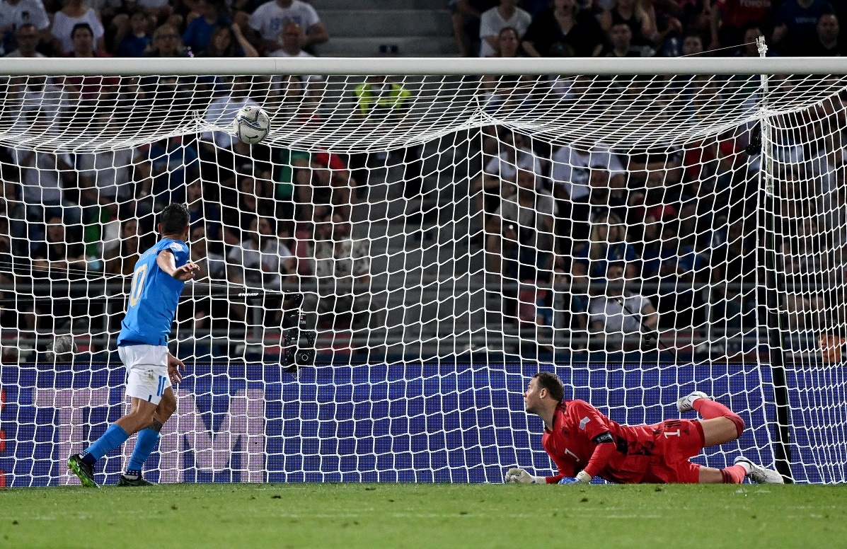 Italy roi chien thang truoc tuyen Duc anh 2