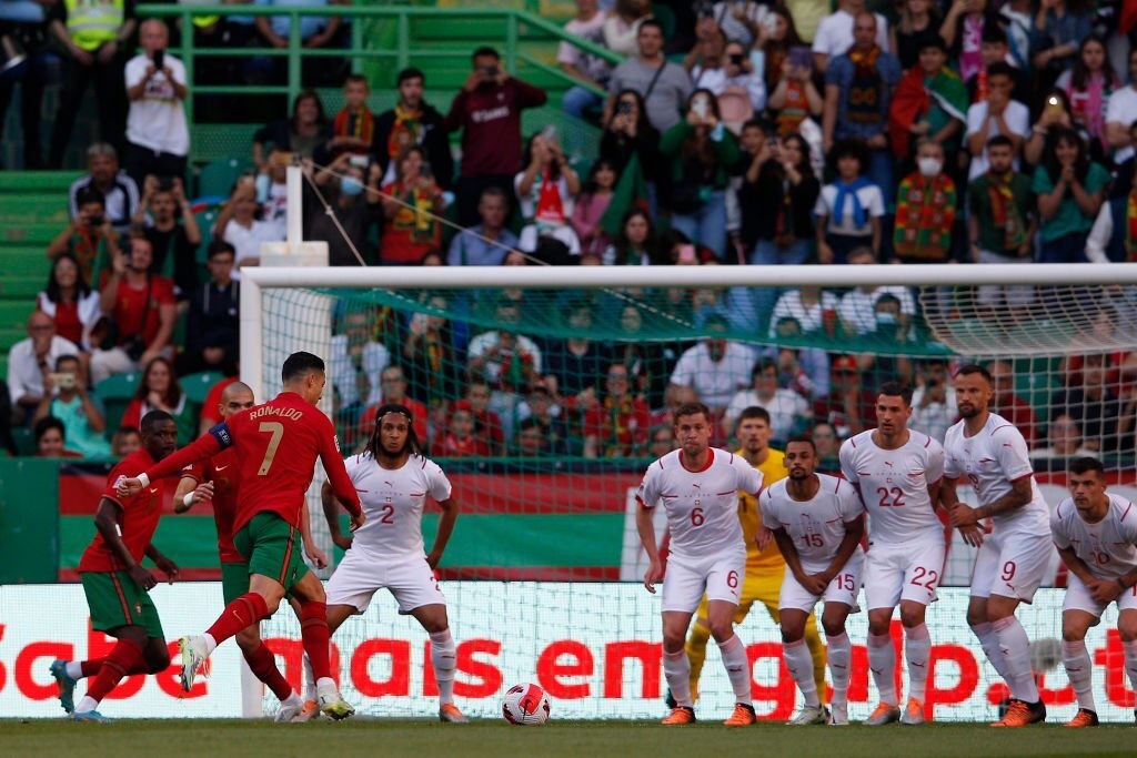 Me cua Ronaldo khoc nuc no khi con trai lap cu dup anh 5