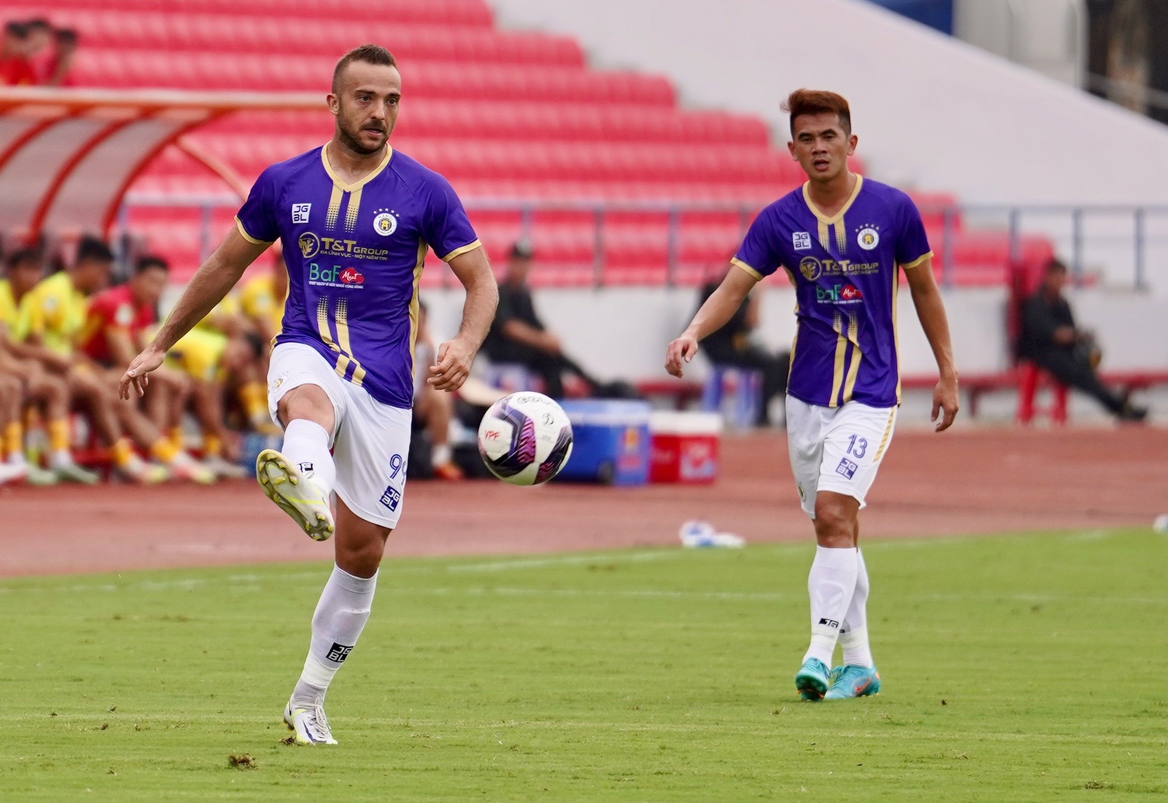 HAGL dau CLB Ha Noi anh 2