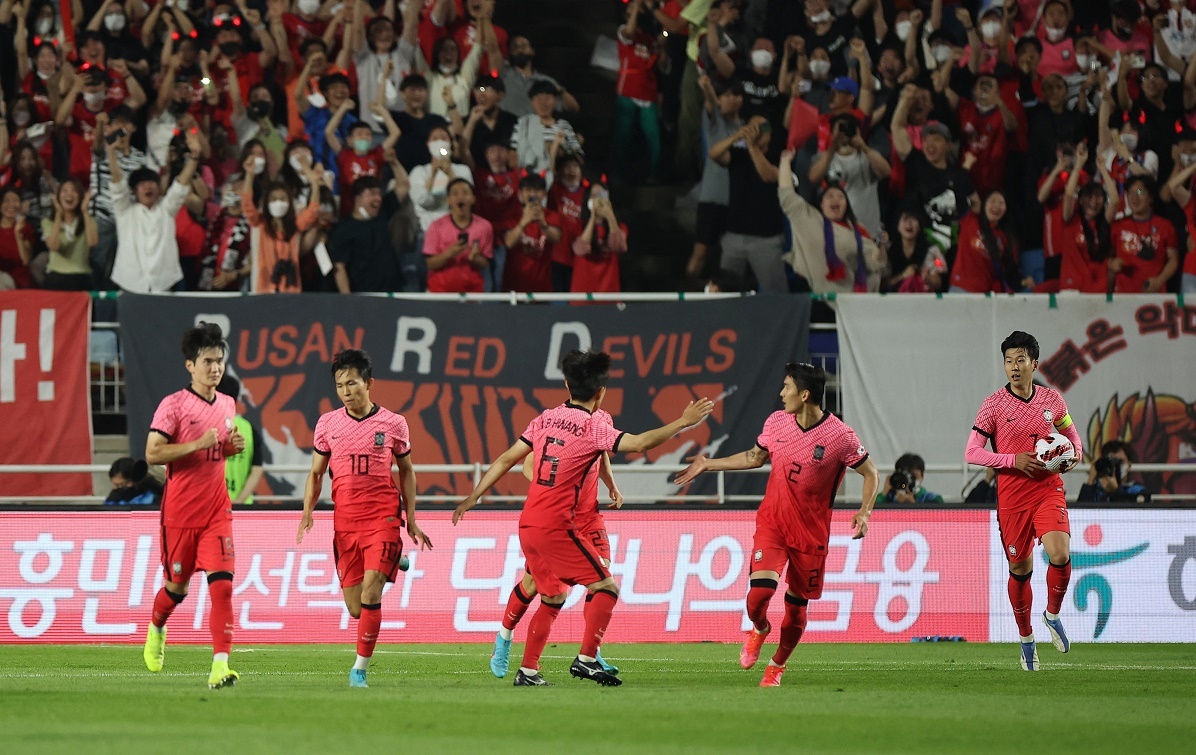 Son Heung-min da phat thanh ban o 2 tran lien tiep anh 3