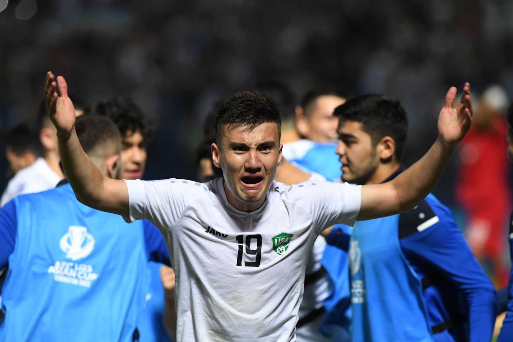 U23 Uzbekistan vao ban ket du mat nguoi tu phut 13 hinh anh