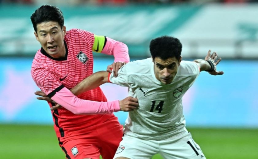 Son Heung-min cung dong doi nhan chim tuyen Ai Cap hinh anh