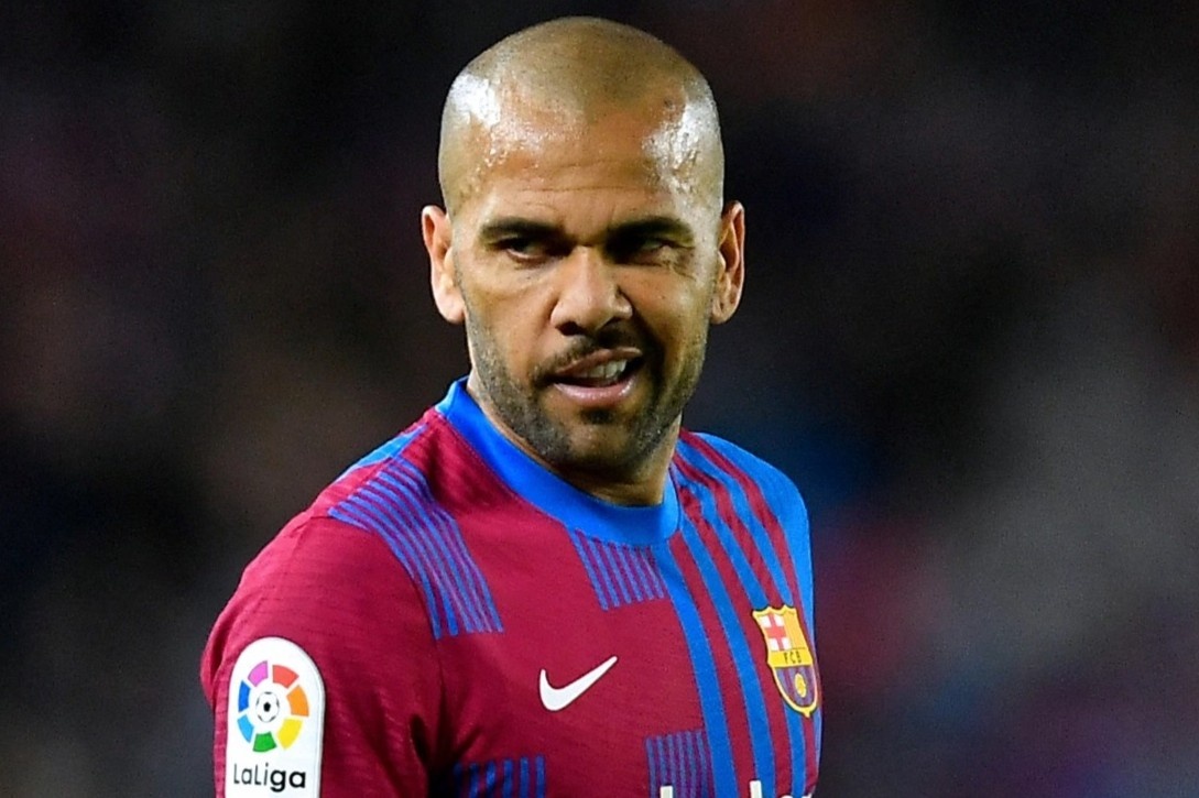 Barca chia tay Dani Alves hinh anh