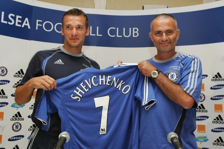 8 vu mua tien dao tham hoa trong ky nguyen Premier League anh 6