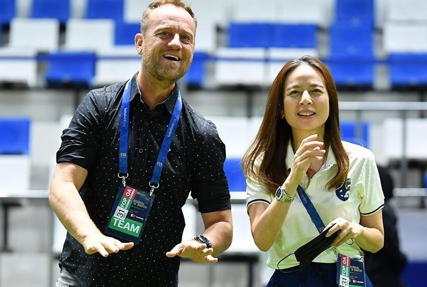 LDBD Thai Lan dap ung nguyen vong cua HLV Polking hinh anh