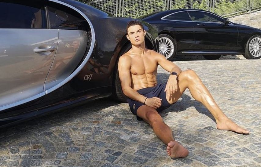 Ronaldo phai boi thuong sau vu sieu xe gap nan hinh anh