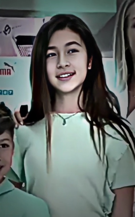 Con gai Luis Suarez tro thanh hien tuong mang xa hoi anh 5