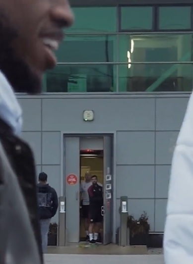 Bruno mang Fred,  Telles vi quay phim ngoai san tap anh 1