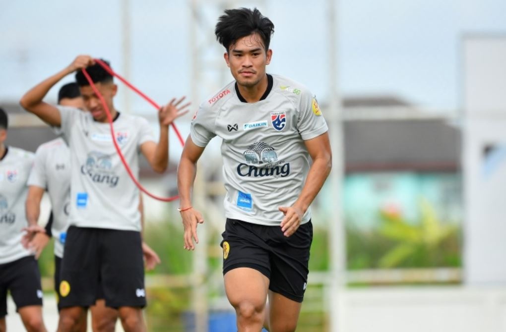 Madam Pang bao tron chi phi tri chan thuong cho tuyen thu Thai Lan anh 1