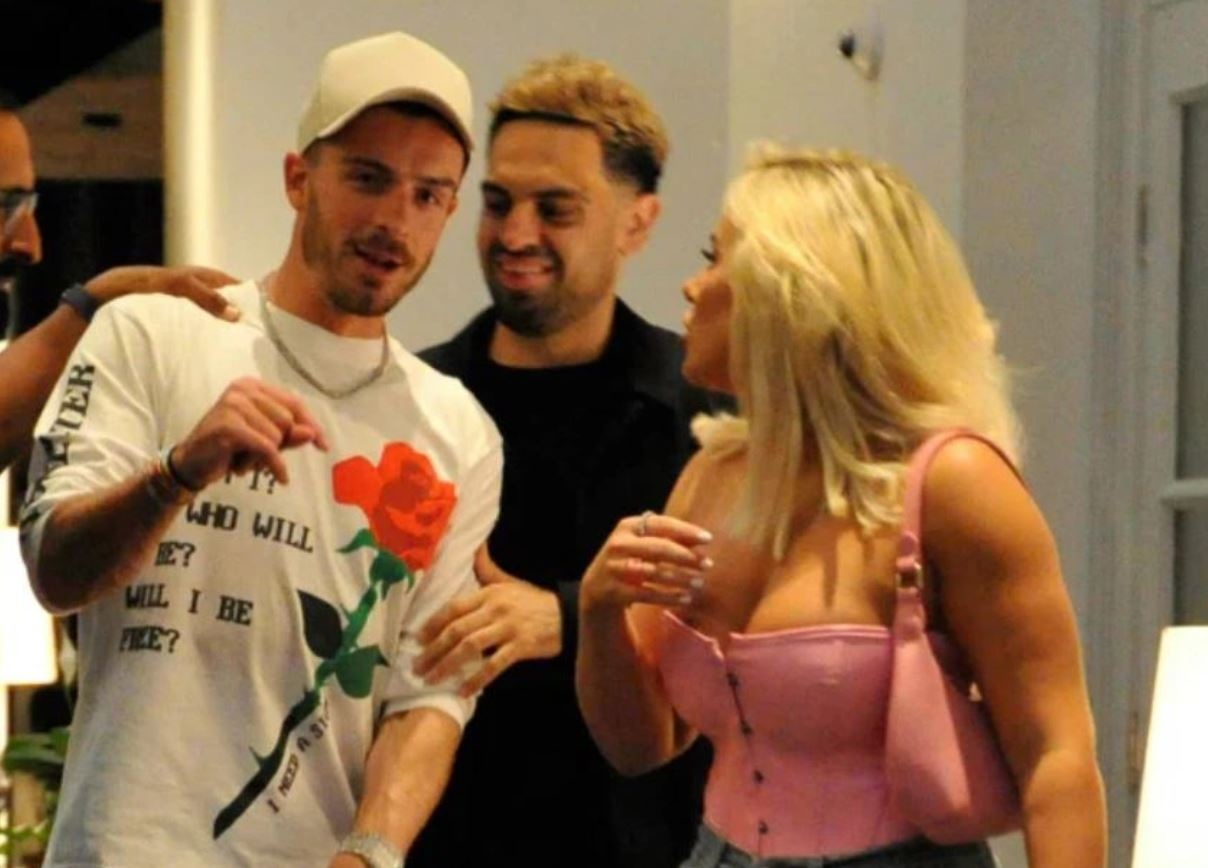 Dan chan dai pha vo hanh phuc gia dinh sao bong da anh 4